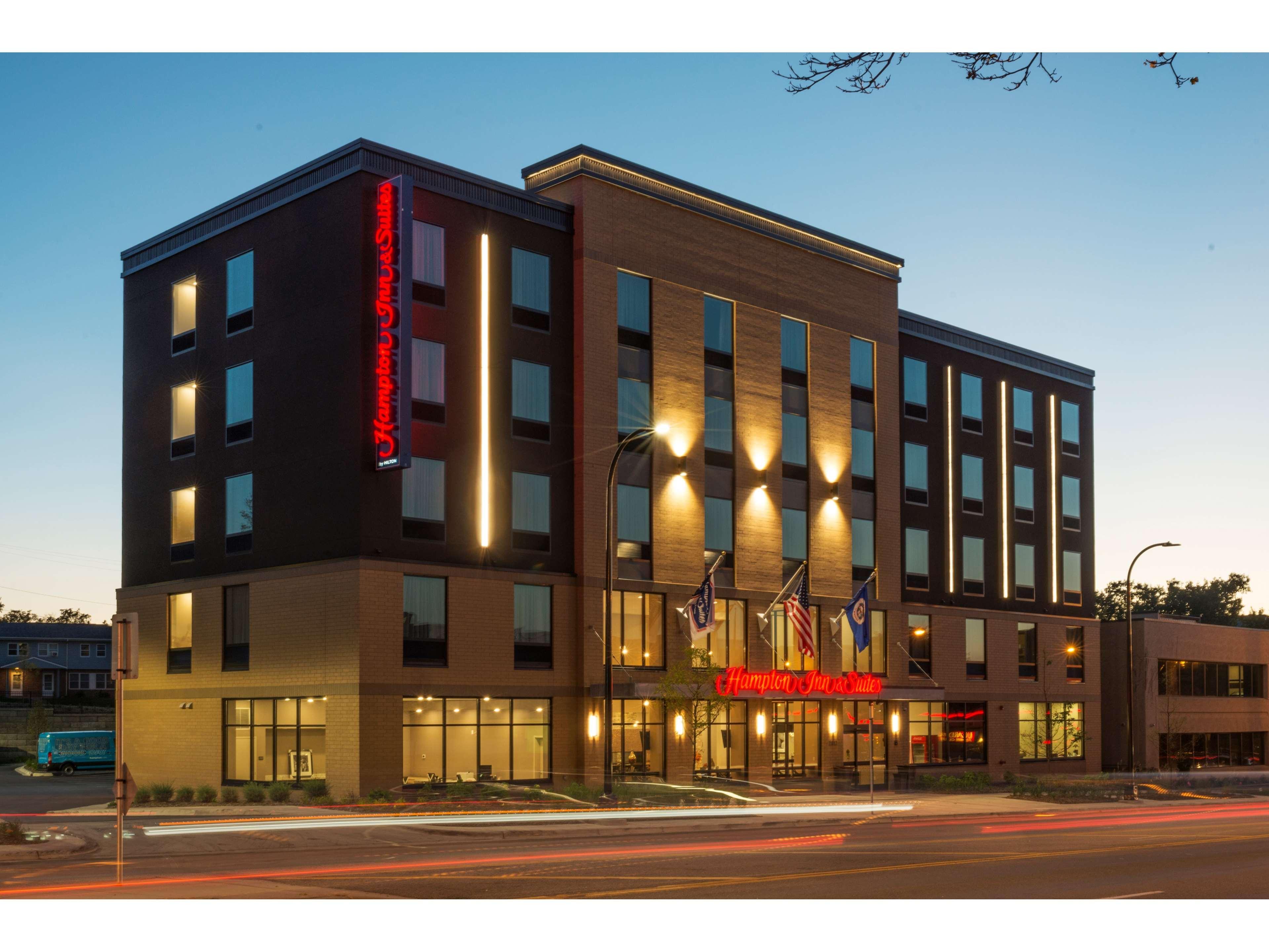 Hampton Inn And Suites Minneapolis University Area, Mn Exterior foto